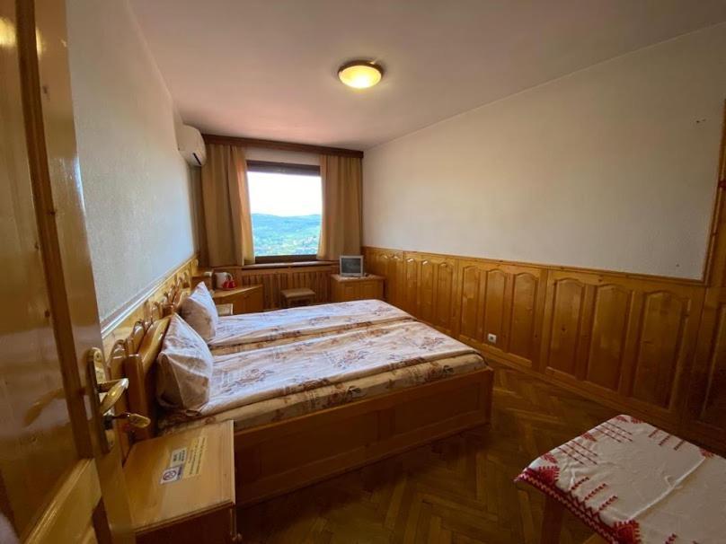 Hotel Comfort Veliko Turnovo Bagian luar foto